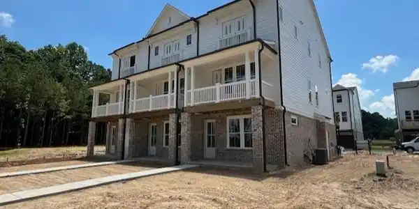 221 Village Overlook Unit H2