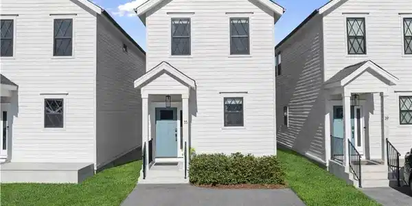 35 Cottonwood Street