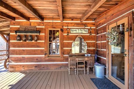 1252 PARIS MOUNTAIN Road