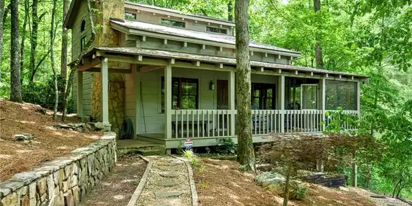 1402 Henderson Mountain Road