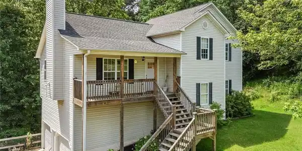 226 White Pine Way
