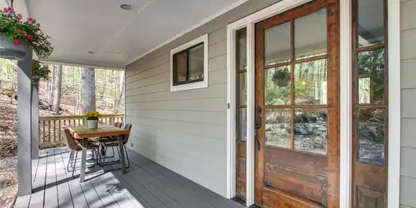 222 WHITE EAGLE Drive