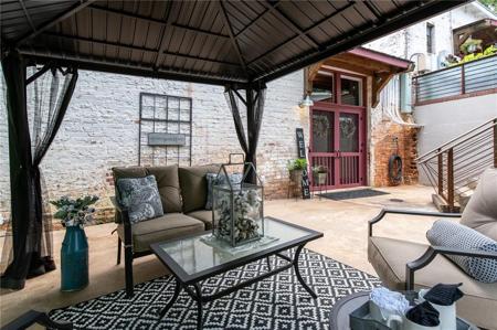 585 White Circle Unit 402