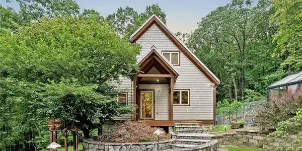 631 Sunset Cliff Drive
