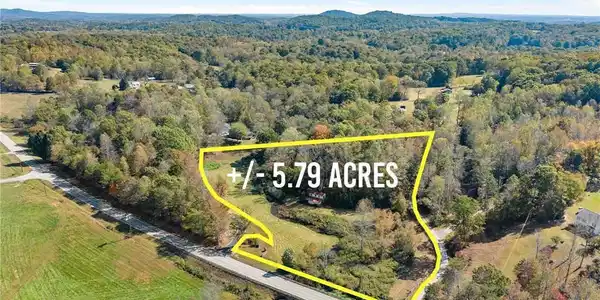 Lot - Highway 255
