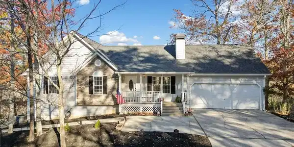 125 Corner Oak Court