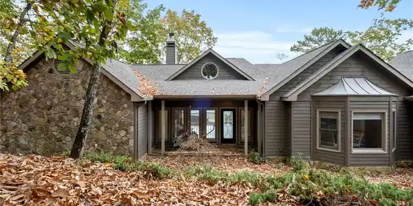190 Falcon Heights