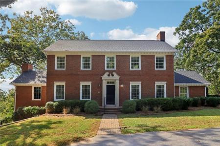 1441 Beaumont Drive NW