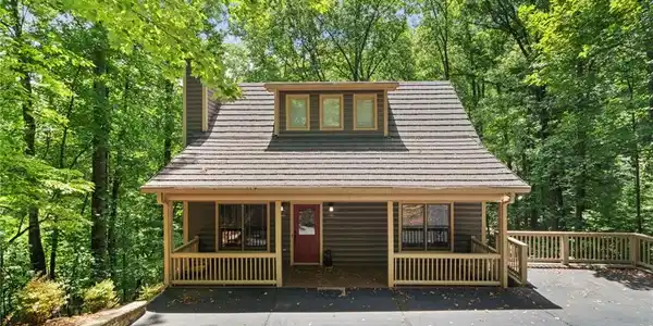 862 Valley View Drive