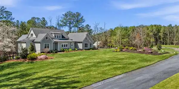 535 Thomas Lane