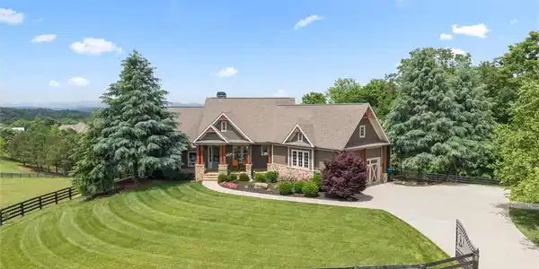120 Grandview Drive