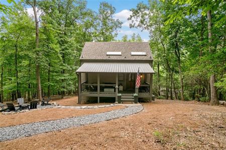 233 Lone Wolf Trail