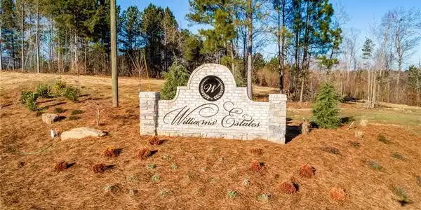 1011 MOUNT CARMEL CHURCH Lane