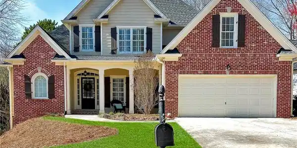 405 Eaglewood Way