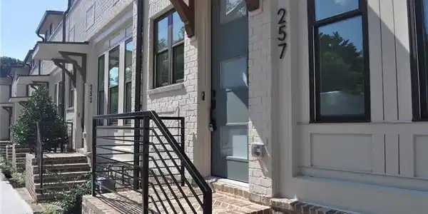 261 White Street NW