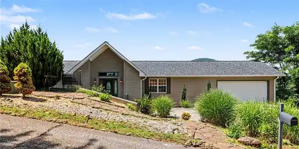 788 Starlight Drive