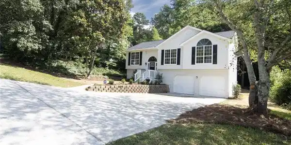 3826 Stoney Creek Drive