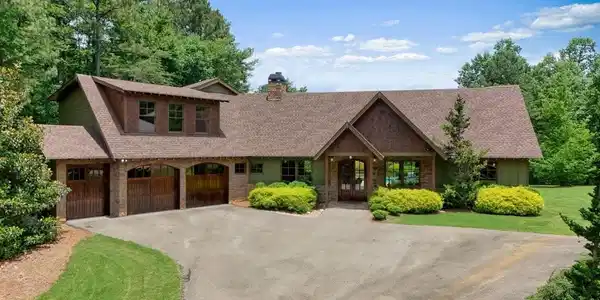 341 Blackberry Trail