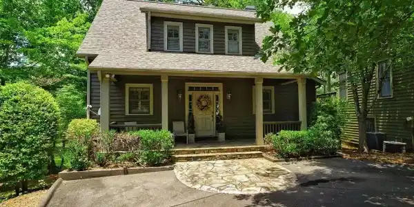 125 Chestnut Knoll Court