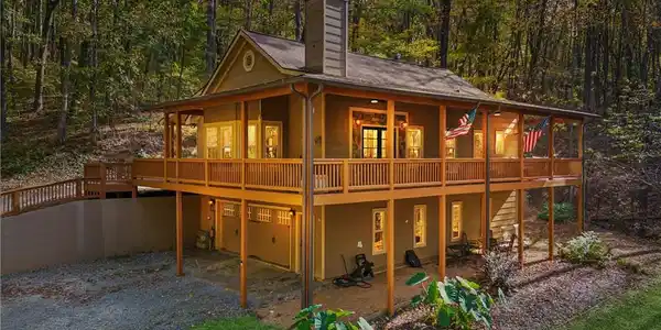 188 Ayers Rock Road
