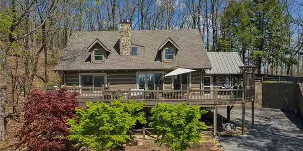 423 Ridgeview Drive