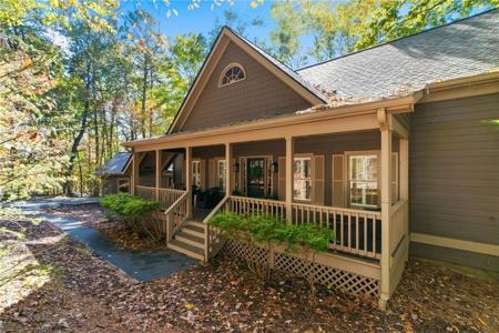 796 Wake Robin Drive