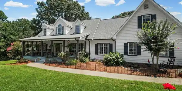 3204 Reavis Mountain Road