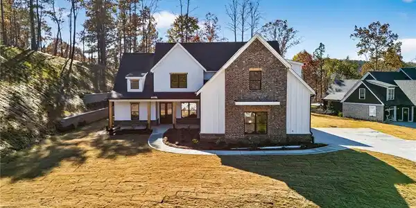608 Walker Court