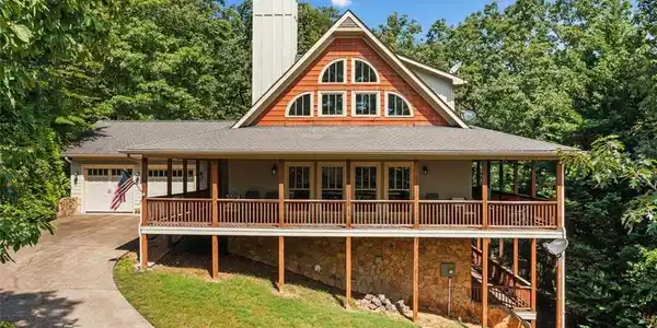 306 Chickasaw Drive