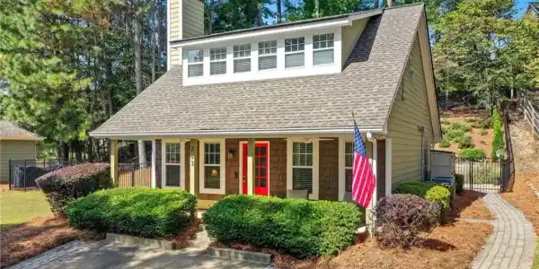 263 Lakeside Drive