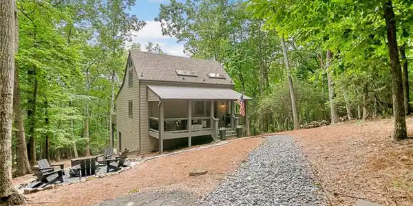 233 Lone Wolf Trail