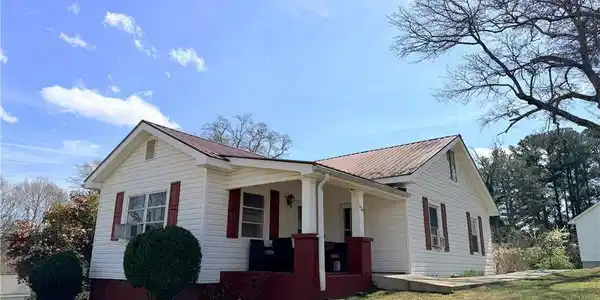 131 E Killian Street