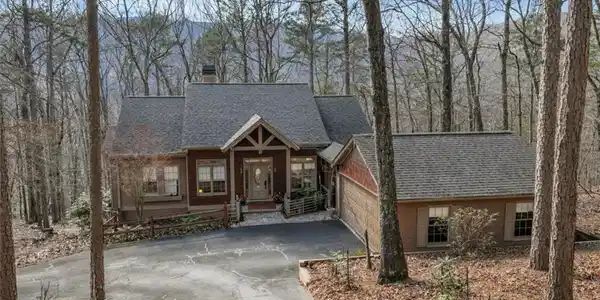 600 Wake Robin Drive