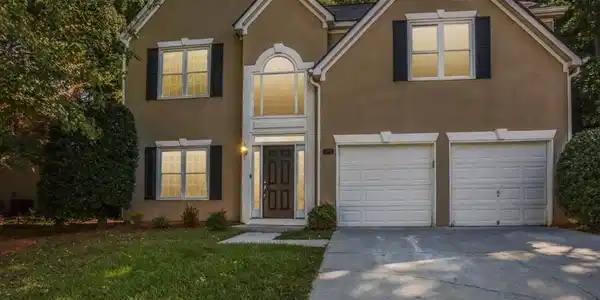 1080 Soaring Way NE