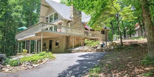 1467 Little Hendricks Mountain Road