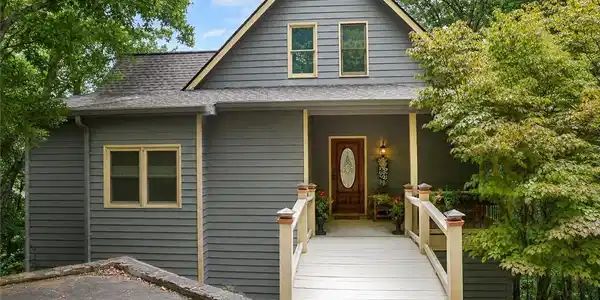 1142 Ridgeview Drive