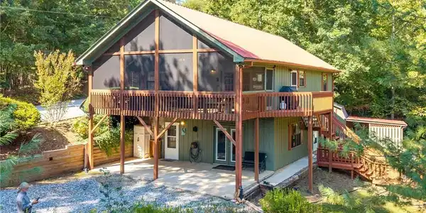138 Oakwood Trail