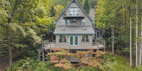 62 High Ridge