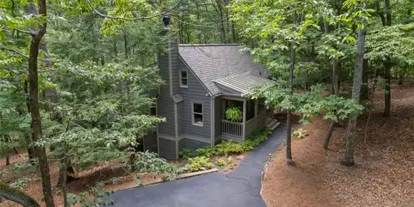 638 Wake Robin Drive