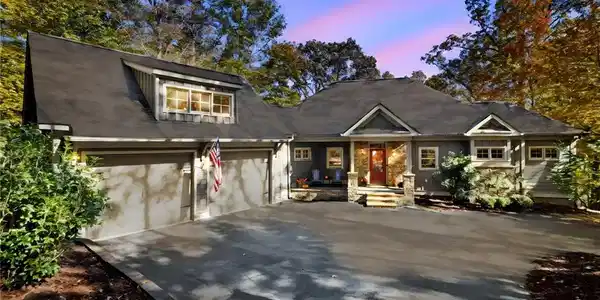 475 Wedgewood Drive