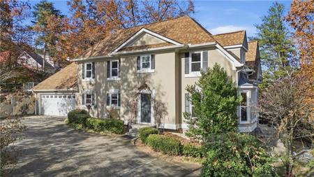 4243 N Mountain Road NE