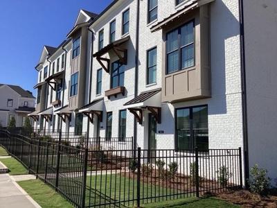 631 Silva Street Unit 129