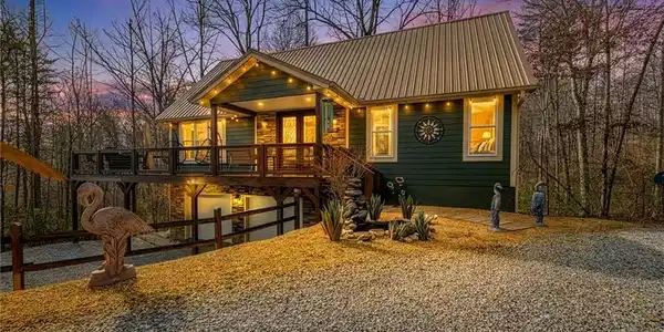 195 Skunk Hollow Road