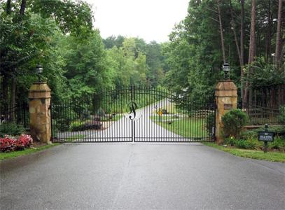 296 Ridgeside Court