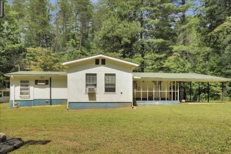 1122 Pleasant Hill Road