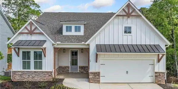 145 Pinnacle Way