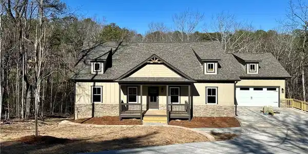 109 Maple Court