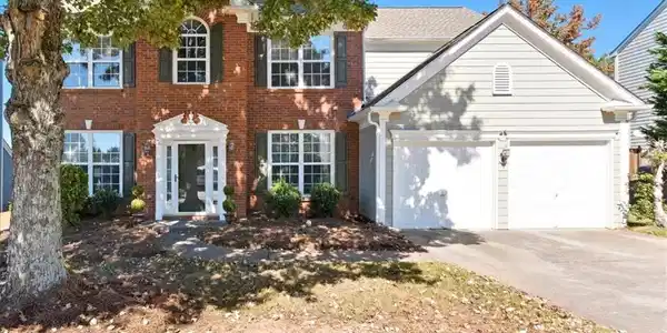 2616 Myrtlewood Lane NW