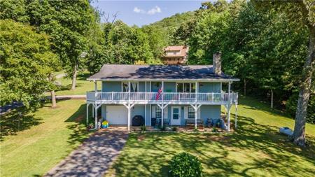 1008 Lakeview Acres