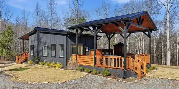 300 Burbano Creekside Landing